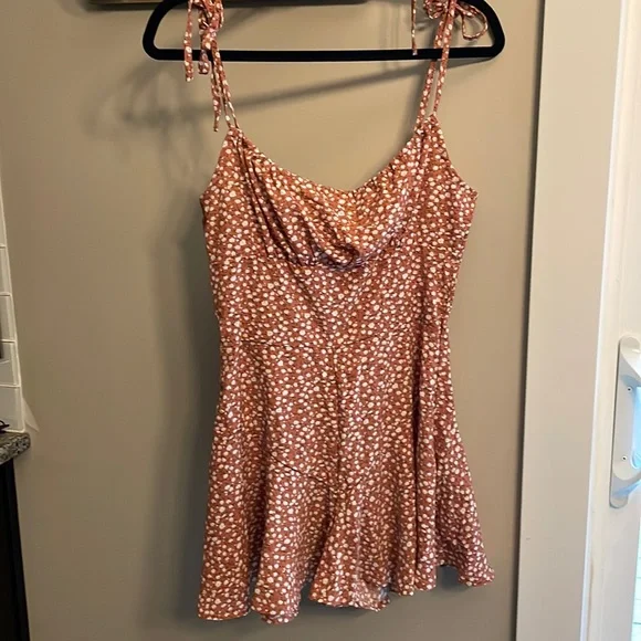 NWOT Women’s romper - Picture 1 of 7